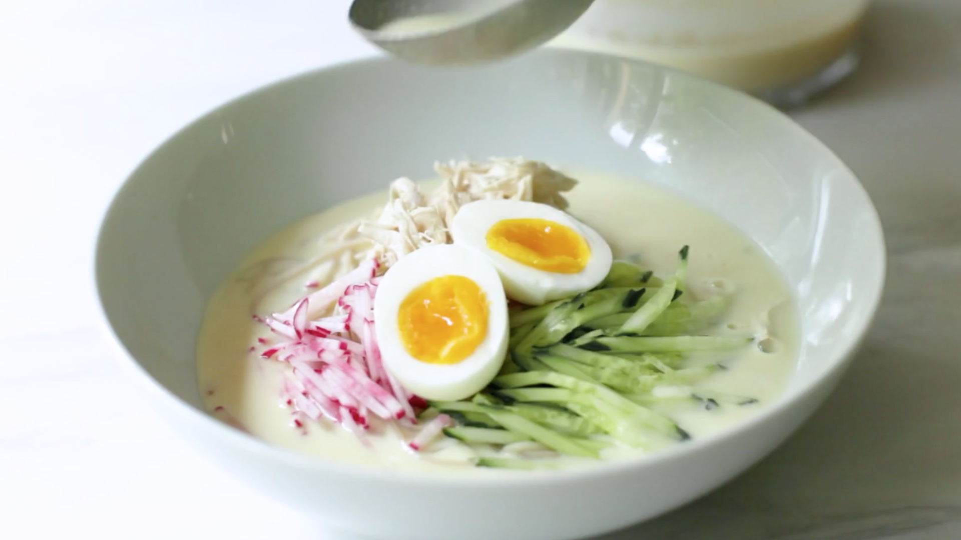 家庭厨房拥有冰镇口感的日式豆乳凉面视频教学